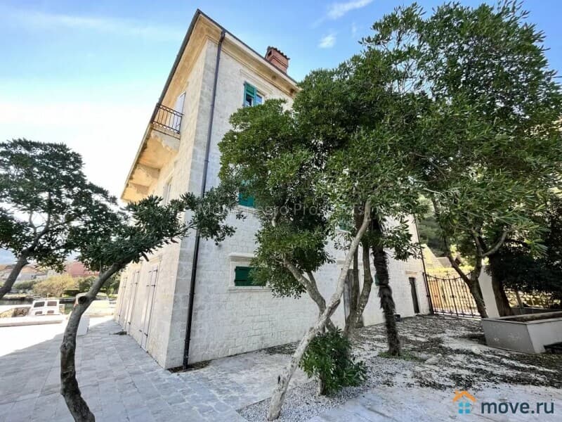 отдельное здание, 550 м²