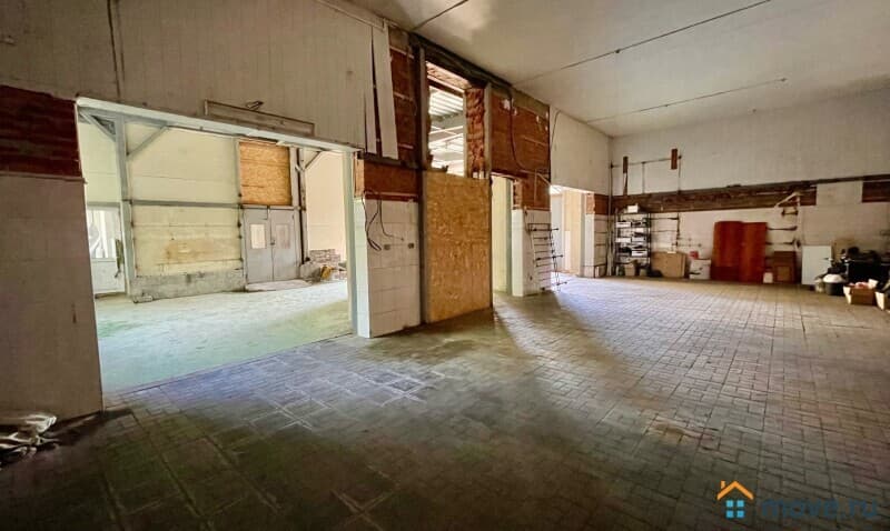 нежилое здание, 450 м²