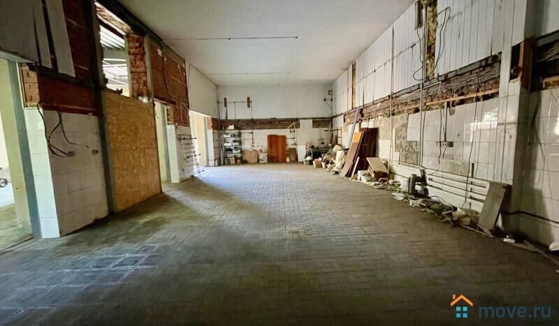 нежилое здание, 450 м²
