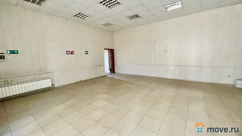 нежилое здание, 550 м²
