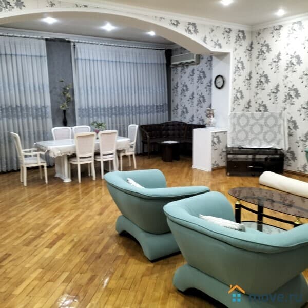 3-комн. квартира, 160 м²