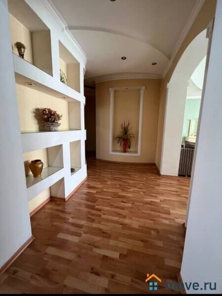 3-комн. квартира, 260 м²