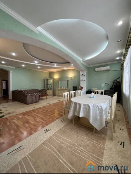 3-комн. квартира, 260 м²