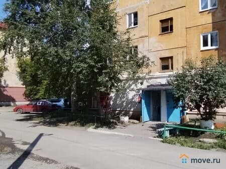 Продажа 3-комнатной квартиры, 55 м&sup2;, Ревда, улица Максима Горького, 46