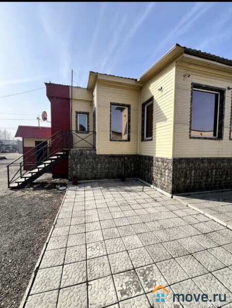 нежилое здание, 380 м²