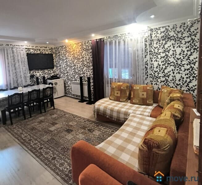 коттедж, 240 м²
