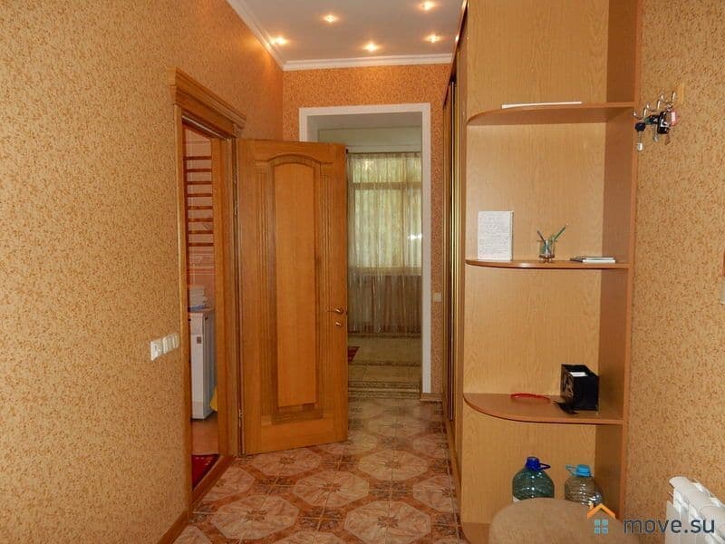 3-комн. квартира, 140 м²