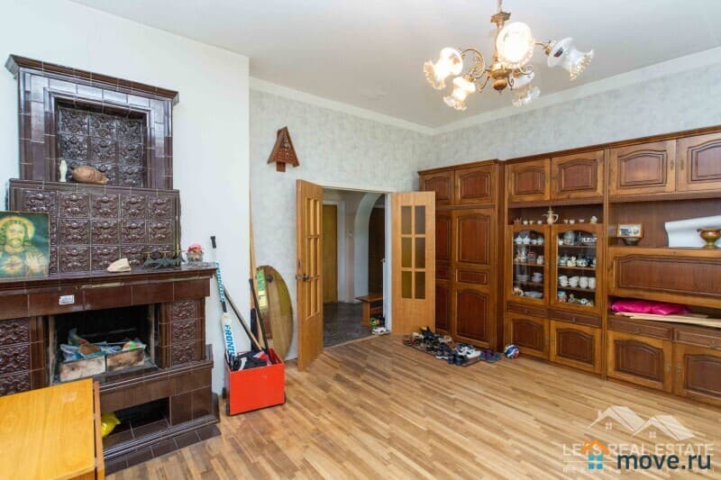 дом, 300.5 м²