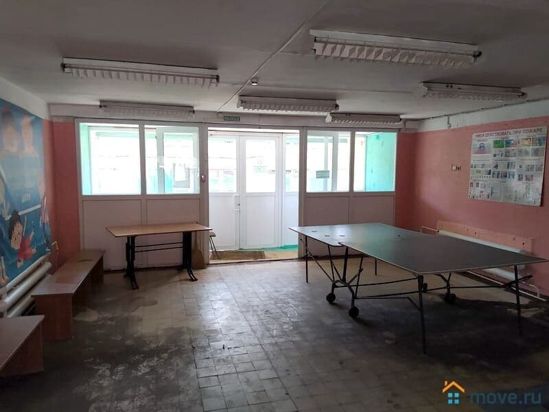 нежилое здание, 625 м²