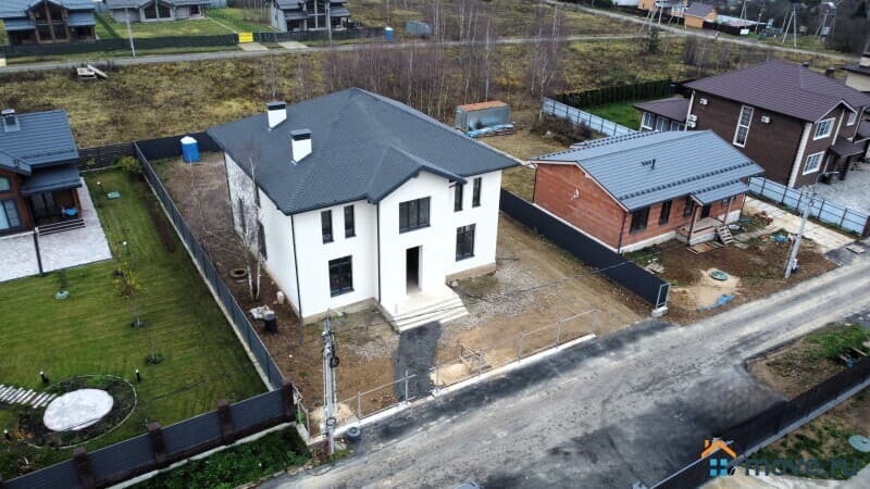 дом, 332 м&sup2;