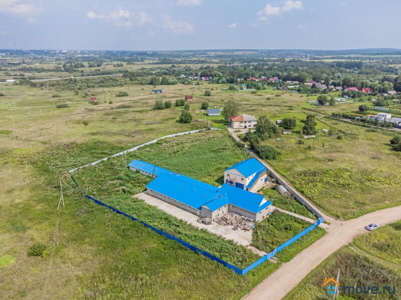 нежилое здание, 664 м²