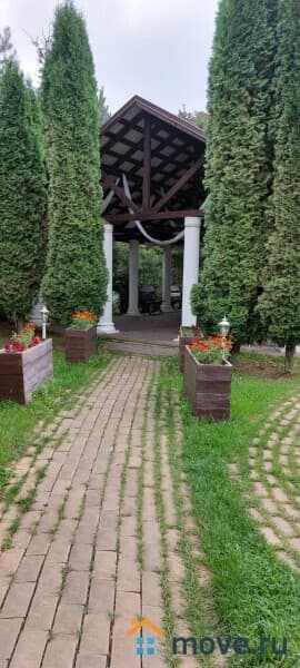 коттедж, 1000 м²