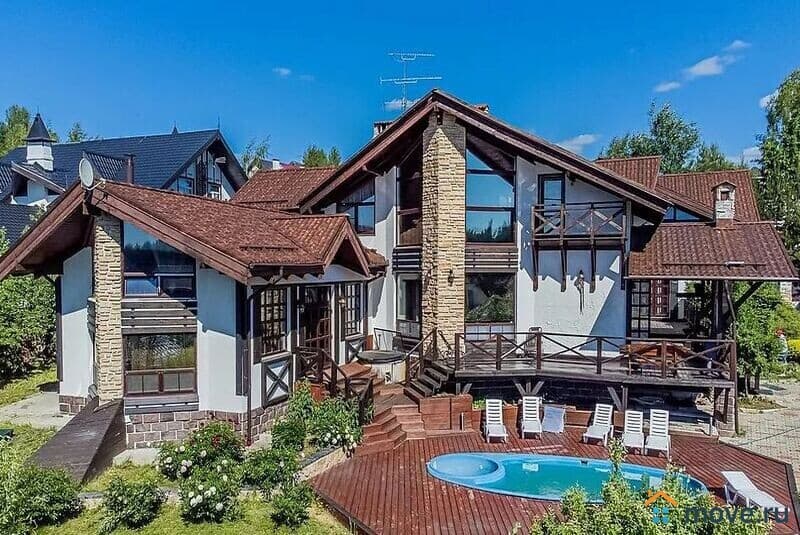 коттедж, 600 м²