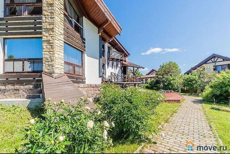 коттедж, 600 м²