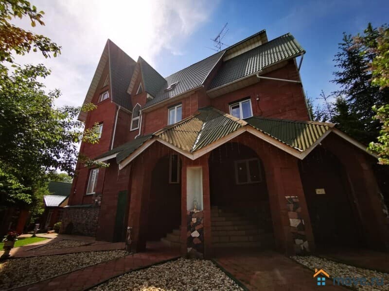 коттедж, 650 м²