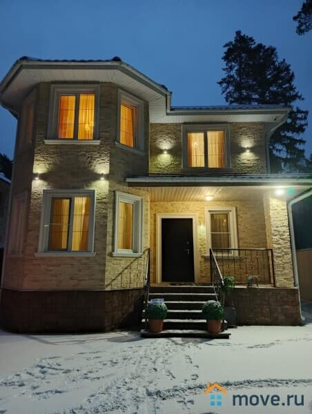 коттедж, 300 м²