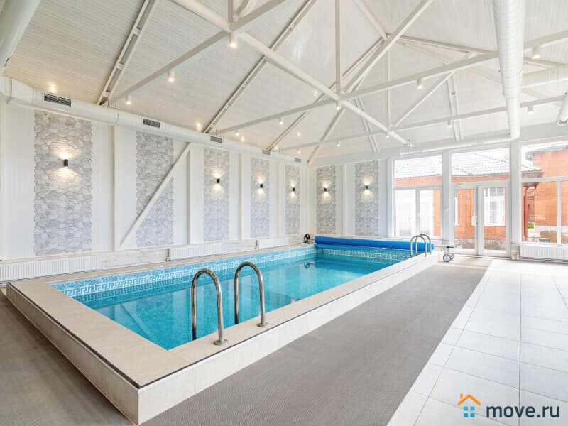 коттедж, 900 м²