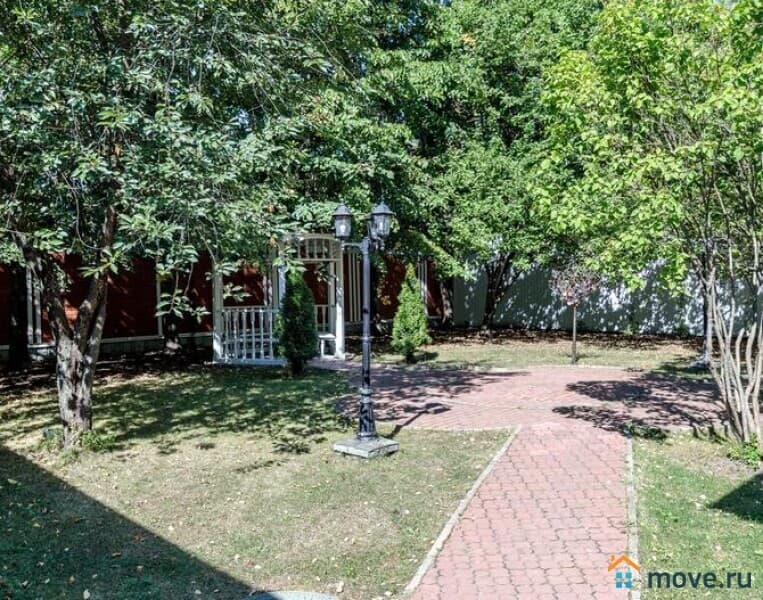 коттедж, 900 м²