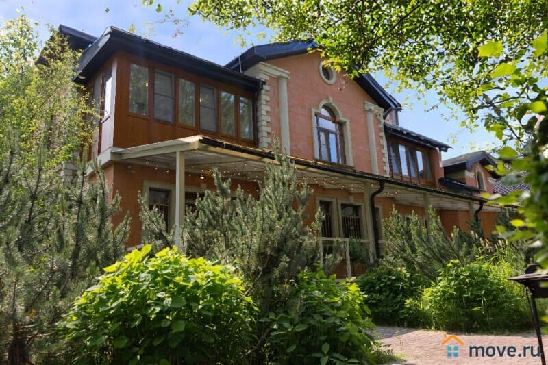 коттедж, 950 м²