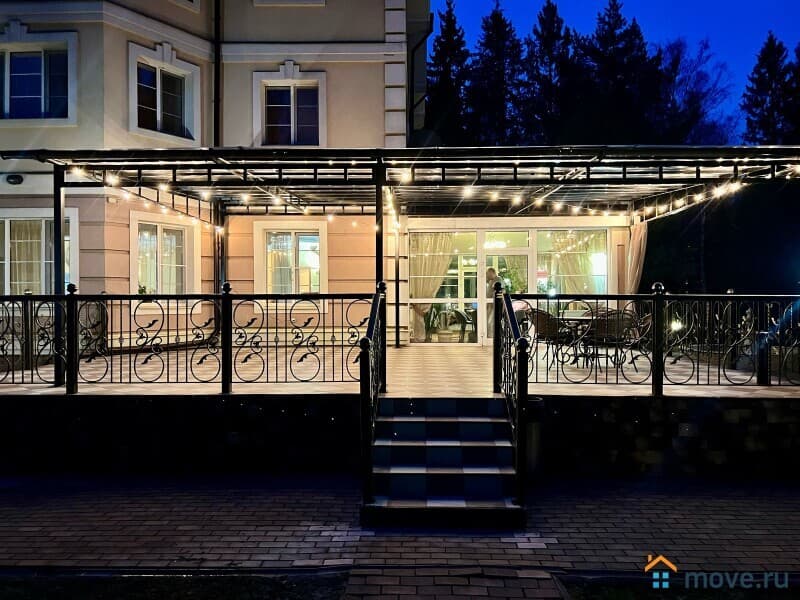 коттедж, 1000 м²