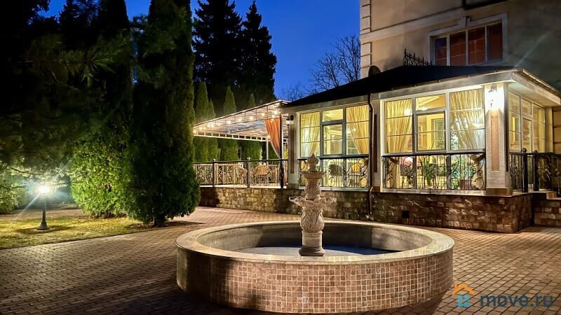 коттедж, 1000 м²