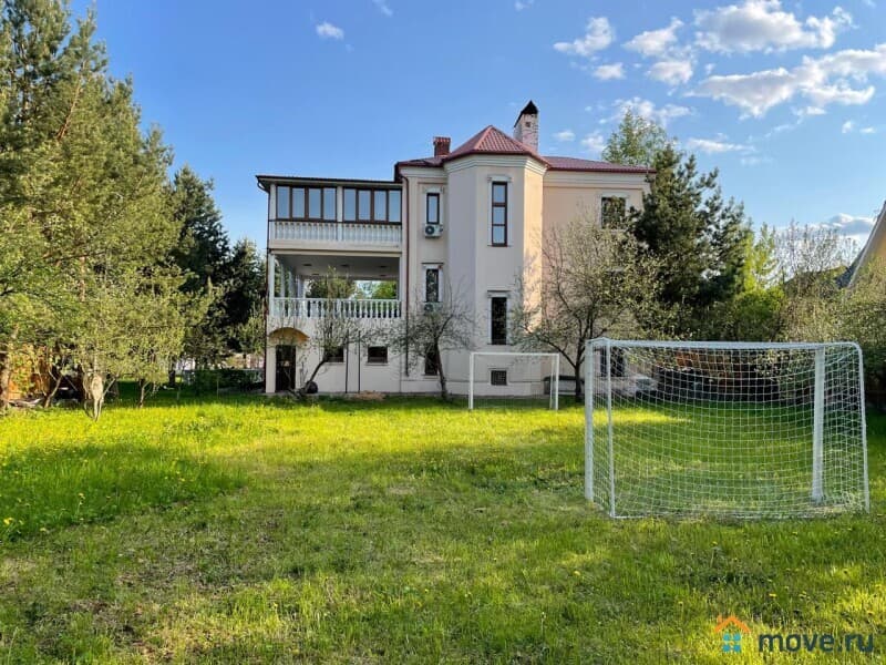 коттедж, 550 м²