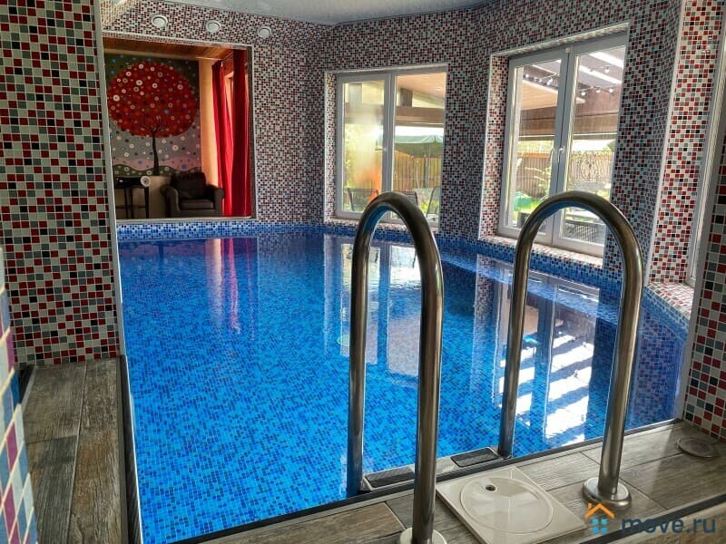 коттедж, 250 м²