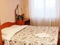 Объявление о сдаче трехкомнатной квартиры на сутки, 56 м², этаж 4 из 5. Фото 1
