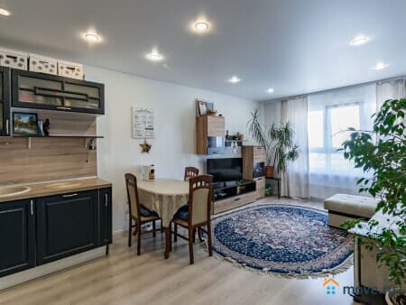 Продается 3-комнатная квартира, 71.5 м&sup2;, Екатеринбург, улица 40-летия Комсомола, 24