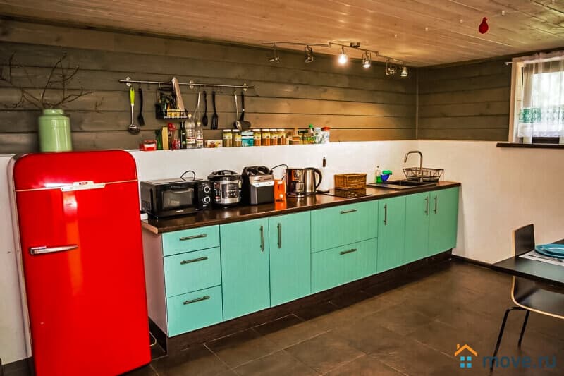 коттедж, 180 м&sup2;