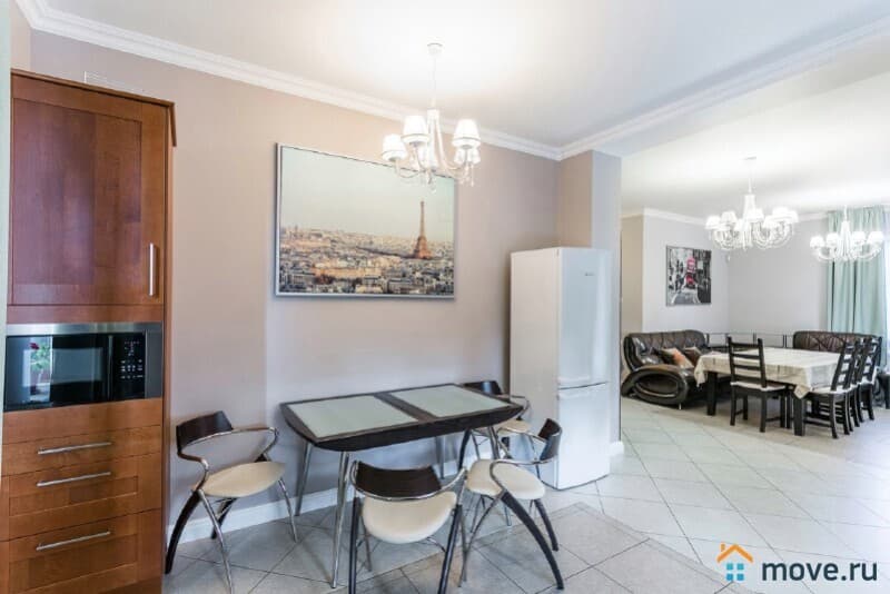 коттедж, 220 м&sup2;