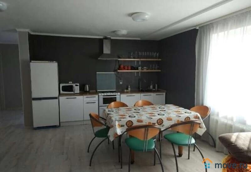 коттедж, 200 м&sup2;