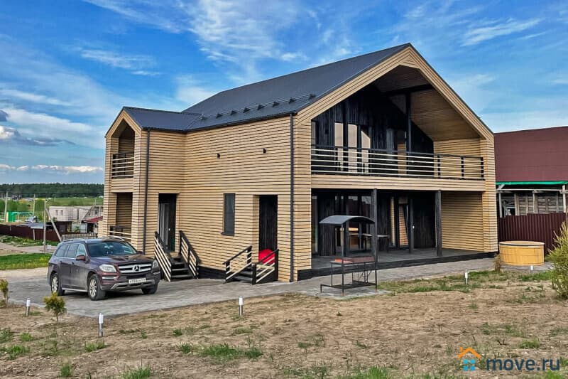 коттедж, 323 м&sup2;