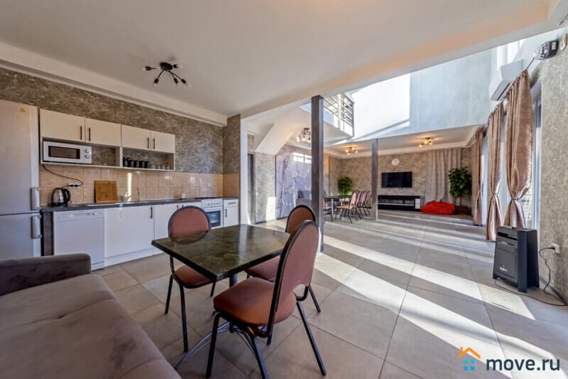 коттедж, 323 м&sup2;