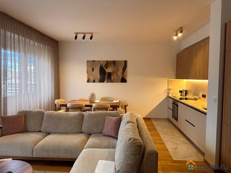 2-комн. квартира, 83 м²