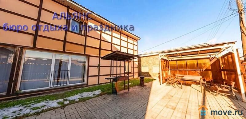 коттедж, 300 м²