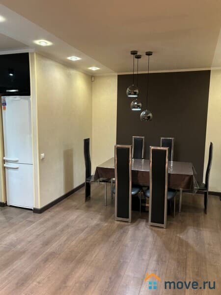 2-комн. квартира, 90 м²