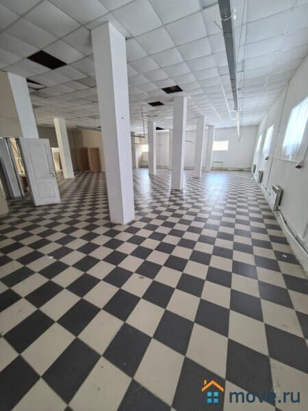 нежилое здание, 500 м²