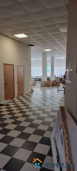 нежилое здание, 500 м²