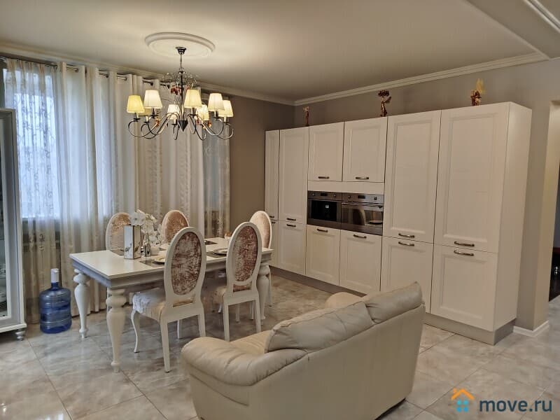 3-комн. квартира, 136 м&sup2;