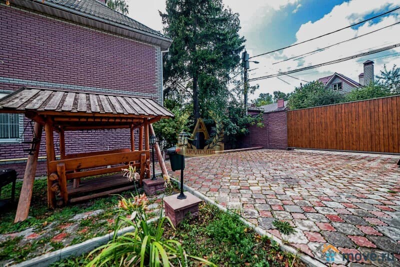 коттедж, 400 м²