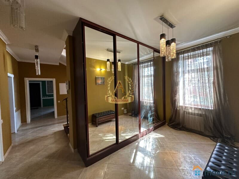 коттедж, 500 м²