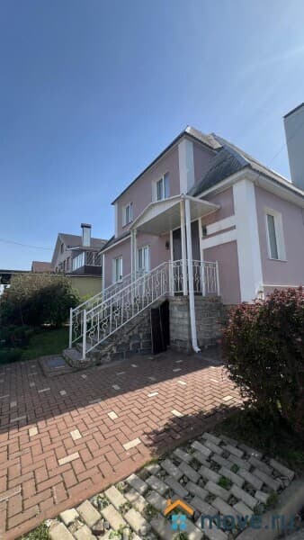 коттедж, 280 м²