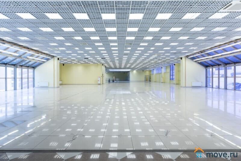 нежилое здание, 1832 м²