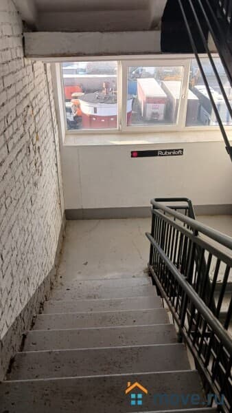 отдельное здание, 1300 м²