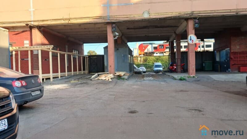 отдельное здание, 1300 м²