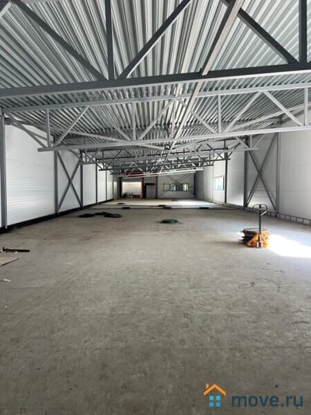 нежилое здание, 1200 м²