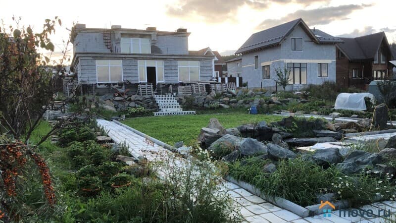 коттедж, 300 м²