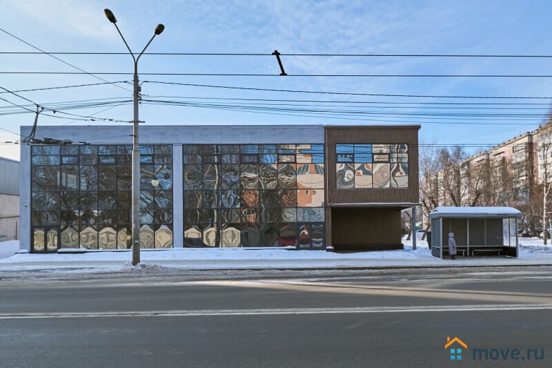 нежилое здание, 570 м²