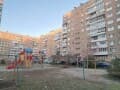 Продаю трехкомнатную квартиру, 61 м², этаж 2 из 10. Фото 1
